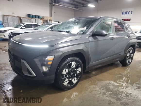 2024 Hyundai Kona SEL с VIN KM8HB3AB3RU147204, выставлен на аукционе Copart как лот 84325444 с пробегом 9 811 миль миль и Списание • Salvage title. История ставок и продаж доступна на DreamBid. Изображение 1.