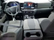 ✅ 2025 Chevrolet Silverado 1500 • VIN: 3GCUKHE80SG133333 • Лот: 66640915. Опубликован ранее на Copart с пробегом 13 203 миль. Бесплатный доступ к архиву аукционных продаж из США и подробный отчёт об истории автомобиля на DreamBid. Изображение 8.