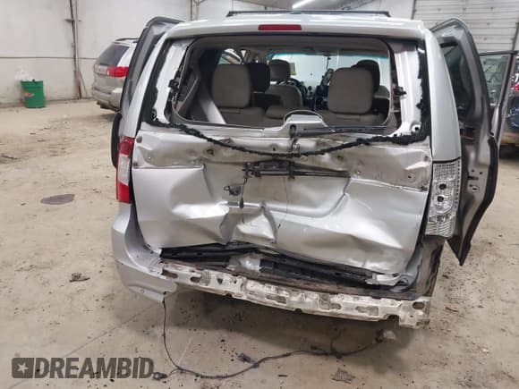 ✅ 2011 Chrysler Town & Country Touring • VIN: 2A4RR8DG0BR784363 • Lot: 43677916. Wystawiony na IAAI z przebiegiem 227 780 mil. Bezpłatny archiwum sprzedaży aukcyjnych z USA i szczegółowy raport historii pojazdu na DreamBid. Zdjęcie 6.