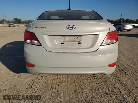 ✅ 2017 Hyundai Accent SE • VIN: KMHCT4AE1HU262633 • Lot: 86782405. Wystawiony na Copart z przebiegiem 117 128 mil. Bezpłatny archiwum sprzedaży aukcyjnych z USA i szczegółowy raport historii pojazdu na DreamBid. Zdjęcie 6.