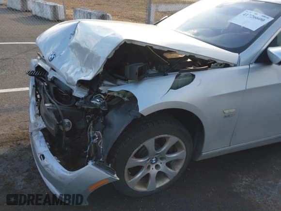 ✅ 2009 BMW 3 Series 335i xDrive • VIN: WBAWC735X9E068501 • Lot: 41726600. Listed on IAAI with 213,395 mi. Free auction sales archive from the USA and detailed vehicle history report at DreamBid. Image 6.