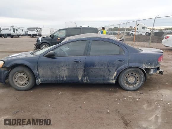 ✅ 2005 Dodge Stratus SXT • VIN: 1B3EL46R85N595511 • Лот: 43360438. Опубликован ранее на IAAI с пробегом 198 556 миль. Бесплатный доступ к архиву аукционных продаж из США и подробный отчёт об истории автомобиля на DreamBid. Изображение 14.