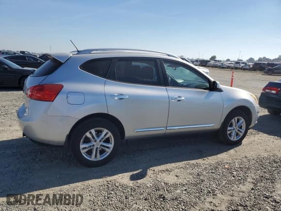✅ 2012 Nissan Rogue S • VIN: JN8AS5MV8CW398985 • Lot: 90256045. Wystawiony na Copart z przebiegiem 148 022 mil. Bezpłatny archiwum sprzedaży aukcyjnych z USA i szczegółowy raport historii pojazdu na DreamBid. Zdjęcie 3.