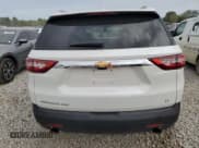 ✅ 2018 Chevrolet Traverse LT • VIN: 1GNEVHKW4JJ246673 • Lot: 70856794. Wystawiony na Copart z przebiegiem 66 495 mil. Bezpłatny archiwum sprzedaży aukcyjnych z USA i szczegółowy raport historii pojazdu na DreamBid. Zdjęcie 6.