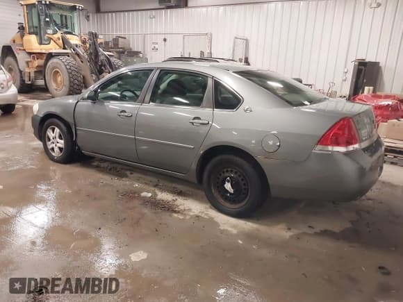 ✅ 2007 Chevrolet Impala LS • VIN: 2G1WB58K679378419 • Lot: 43875131. Wystawiony na IAAI z przebiegiem 135 973 mil. Bezpłatny archiwum sprzedaży aukcyjnych z USA i szczegółowy raport historii pojazdu na DreamBid. Zdjęcie 3.