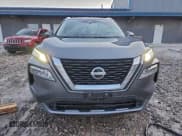 ✅ 2023 Nissan Rogue SL • VIN: 5N1BT3CB6PC798636 • Lot: 95524285. Wystawiony na Copart z przebiegiem 87 689 mil. Bezpłatny archiwum sprzedaży aukcyjnych z USA i szczegółowy raport historii pojazdu na DreamBid. Zdjęcie 5.