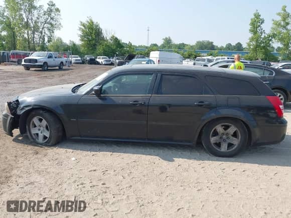2005 Dodge Magnum SE с VIN 2D4FV48V95H593141, выставлен на аукционе IAAI как лот 42418697 с пробегом 226 131 миль миль и . История ставок и продаж доступна на DreamBid. Изображение 14.