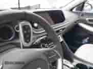 2023 Hyundai Sonata SEL z VIN KMHL64JA4PA313904, wystawiony jako IAAI lot #43266884 z przebiegiem 7 403 mil mil oraz . Historia ofert i sprzedaży dostępna na DreamBid. Obrazek 11.