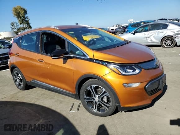 ✅ 2017 Chevrolet Bolt EV Premier • VIN: 1G1FX6S0XH4187749 • Lot: 42767435. Wystawiony na Copart z przebiegiem Nie podano. Bezpłatny archiwum sprzedaży aukcyjnych z USA i szczegółowy raport historii pojazdu na DreamBid. Zdjęcie 4.