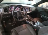 ✅ 2019 Dodge Challenger SXT • VIN: 2C3CDZAG0KH618844 • Lot: 38233293. Wystawiony na Copart z przebiegiem 23 814 mil. Bezpłatny archiwum sprzedaży aukcyjnych z USA i szczegółowy raport historii pojazdu na DreamBid. Zdjęcie 8.