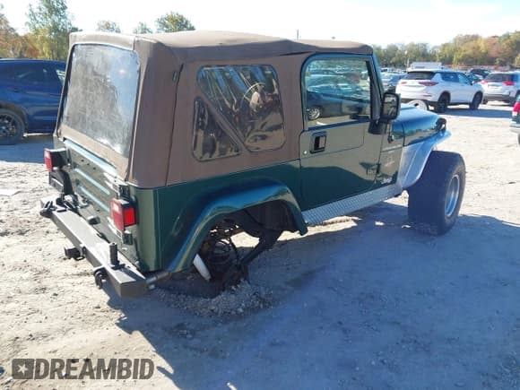 ✅ 2001 Jeep Wrangler Sahara • VIN: 1J4FA59S31P362769 • Лот: 43488240. Опубликован ранее на IAAI с пробегом 178 182 миль. Бесплатный доступ к архиву аукционных продаж из США и подробный отчёт об истории автомобиля на DreamBid. Изображение 4.