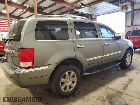 ✅ 2008 Chrysler Aspen Limited • VIN: 1A8HW58N48F150208 • Лот: 71178945. Опубликован ранее на Copart с пробегом 167 542 миль. Бесплатный доступ к архиву аукционных продаж из США и подробный отчёт об истории автомобиля на DreamBid. Изображение 3.