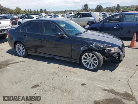 ✅ 2011 BMW 3 Series 328i • VIN: WBAPH5G51BNM81756 • Lot: 65942975. Wystawiony na Copart z przebiegiem 61 147 mil. Bezpłatny archiwum sprzedaży aukcyjnych z USA i szczegółowy raport historii pojazdu na DreamBid. Zdjęcie 4.