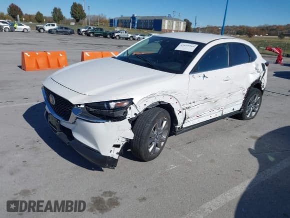 ✅ 2023 Mazda CX-30 S Select • VIN: 3MVDMBBM9PM509401 • Lot: 43659569. Wystawiony na IAAI z przebiegiem 12 852 mil. Bezpłatny archiwum sprzedaży aukcyjnych z USA i szczegółowy raport historii pojazdu na DreamBid. Zdjęcie 2.