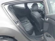 ✅ 2013 Hyundai Veloster Turbo • VIN: KMHTC6AE8DU171669 • Lot: 41661874. Wystawiony na IAAI z przebiegiem 71 980 mil. Bezpłatny archiwum sprzedaży aukcyjnych z USA i szczegółowy raport historii pojazdu na DreamBid. Zdjęcie 8.