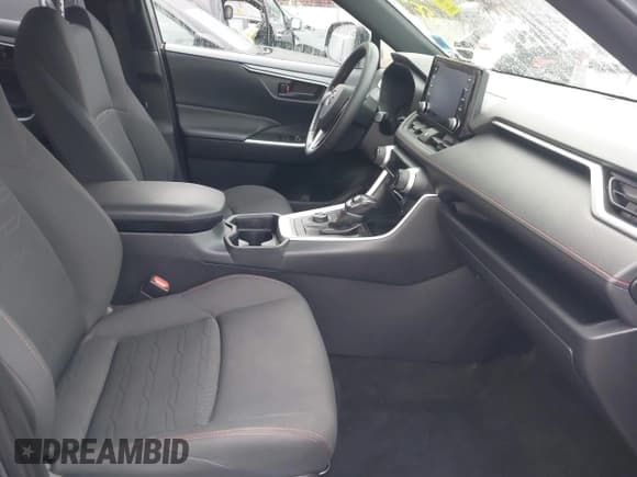 ✅ 2021 Toyota RAV4 SE • VIN: JTMAB3FV3MD058511 • Lot: 43586663. Listed on IAAI with 75,886 mi. Free auction sales archive from the USA and detailed vehicle history report at DreamBid. Image 5.