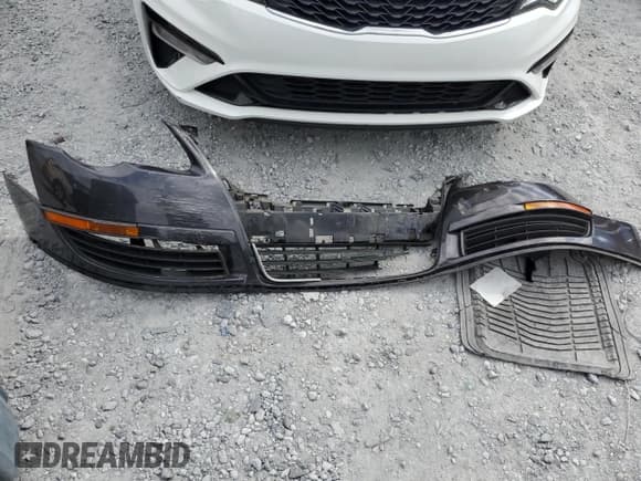 ✅ 2008 Volkswagen Passat Komfort • VIN: WVWAK73C78E095507 • Лот: 84908925. Опубликован ранее на Copart с пробегом 153 086 миль. Бесплатный доступ к архиву аукционных продаж из США и подробный отчёт об истории автомобиля на DreamBid. Изображение 12.