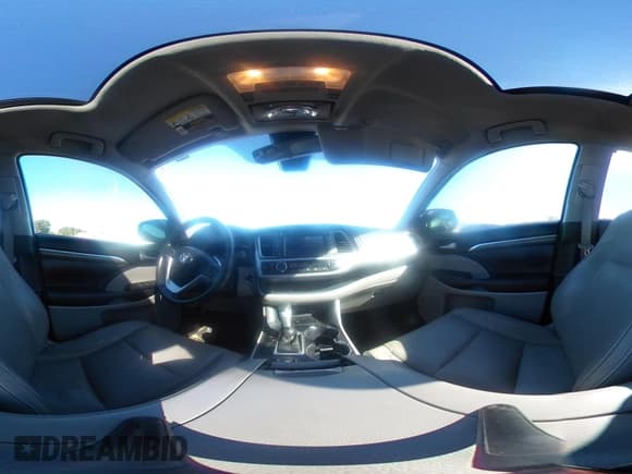 ✅ 2017 Toyota Highlander Limited Platinum • VIN: 5TDYZRFH5HS218017 • Lot: 43569903. Listed on IAAI with 221,162 mi. Free auction sales archive from the USA and detailed vehicle history report at DreamBid. Image 19.