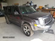 ✅ 2017 Jeep Patriot High Altitude • VIN: 1C4NJRFB1HD155483 • Lot: 90463235. Wystawiony na Copart z przebiegiem 59 912 mil. Bezpłatny archiwum sprzedaży aukcyjnych z USA i szczegółowy raport historii pojazdu na DreamBid. Zdjęcie 4.