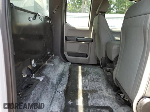 ✅ 2019 Ford F-150 XL • VIN: 1FTEX1C58KKC53475 • Lot: 64656265. Wystawiony na Copart z przebiegiem 113 942 mil. Bezpłatny archiwum sprzedaży aukcyjnych z USA i szczegółowy raport historii pojazdu na DreamBid. Zdjęcie 10.