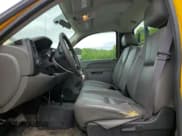 ✅ 2013 Chevrolet Silverado 2500HD Work Truck • VIN: 1GC0KVCG0DZ219204 • Lot: 57503915. Wystawiony na Copart z przebiegiem 67 733 mil. Bezpłatny archiwum sprzedaży aukcyjnych z USA i szczegółowy raport historii pojazdu na DreamBid. Zdjęcie 7.