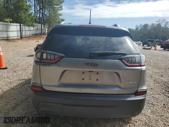 ✅ 2021 Jeep Cherokee Latitude • VIN: 1C4PJLCB7MD173801 • Lot: 82178385. Wystawiony na Copart z przebiegiem Nie podano. Bezpłatny archiwum sprzedaży aukcyjnych z USA i szczegółowy raport historii pojazdu na DreamBid. Zdjęcie 6.