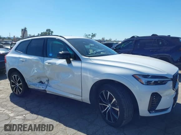 ✅ 2023 Volvo XC60 Plus Dark Theme • VIN: YV4L12RW5P1308246 • Lot: 43441989. Listed on IAAI with 31,293 mi. Free auction sales archive from the USA and detailed vehicle history report at DreamBid. Image 13.