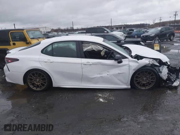 2023 Toyota Camry SE with VIN 4T1G11BK4PU094043, listed as a IAAI auction lot 41083305 with 25,698 mi miles and . Bid and sale history available at DreamBid. Image 13.