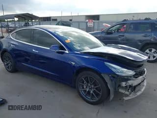 ✅ 2019 Tesla Model 3 Long Range • VIN: 5YJ3E1EB2KF452874 • Lot: 43279721. Wystawiony na IAAI z przebiegiem 114 186 mil. Bezpłatny archiwum sprzedaży aukcyjnych z USA i szczegółowy raport historii pojazdu na DreamBid. Zdjęcie 1.