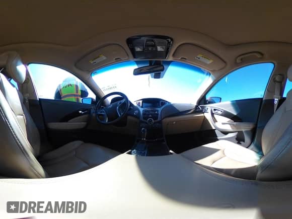 ✅ 2016 Hyundai Azera Limited • VIN: KMHFH4JG4GA508154 • Lot: 41585151. Wystawiony na IAAI z przebiegiem 83 186 mil mil. Skorzystaj z bezpłatnego archiwum sprzedaży aukcyjnych z USA i zobacz szczegółowy raport historii pojazdu na DreamBid. Zdjęcie 18.