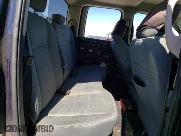 2013 Ram 1500 ST z VIN 1C6RR7FP0DS533834, wystawiony jako Copart lot #73112154 z przebiegiem Nie podano mil oraz Szkoda całkowita • Salvage title. Historia ofert i sprzedaży dostępna na DreamBid. Obrazek 10.