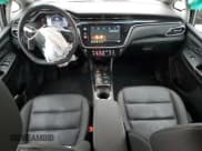 ✅ 2023 Chevrolet Bolt EV 2LT • VIN: 1G1FX6S04P4161470 • Lot: 50969544. Wystawiony na Copart z przebiegiem 18 715 mil. Bezpłatny archiwum sprzedaży aukcyjnych z USA i szczegółowy raport historii pojazdu na DreamBid. Zdjęcie 8.