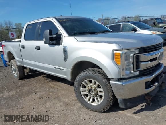 ✅ 2017 Ford F-250 Lariat • VIN: 1FT7W2BT4HED52447 • Lot: 42134353. Wystawiony na IAAI z przebiegiem 208 788 mil. Bezpłatny archiwum sprzedaży aukcyjnych z USA i szczegółowy raport historii pojazdu na DreamBid. Zdjęcie 1.
