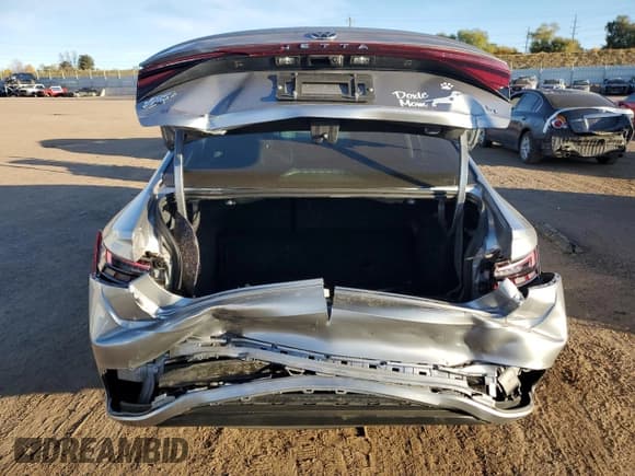 ✅ 2025 Volkswagen Jetta SE • VIN: 3VW7X7BU1SM009872 • Лот: 89794445. Опубликован ранее на Copart с пробегом 10 298 миль. Бесплатный доступ к архиву аукционных продаж из США и подробный отчёт об истории автомобиля на DreamBid. Изображение 6.