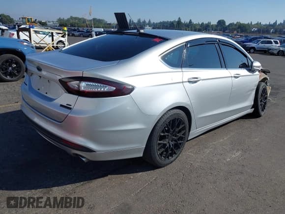 ✅ 2016 Ford Fusion SE • VIN: 3FA6P0HD3GR277738 • Lot: 43292117. Wystawiony na IAAI z przebiegiem 93 113 mil. Bezpłatny archiwum sprzedaży aukcyjnych z USA i szczegółowy raport historii pojazdu na DreamBid. Zdjęcie 4.