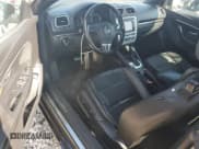 ✅ 2013 Volkswagen Eos Sport • VIN: WVWBW8AH9DV001070 • Lot: 82779295. Wystawiony na Copart z przebiegiem 85 229 mil. Bezpłatny archiwum sprzedaży aukcyjnych z USA i szczegółowy raport historii pojazdu na DreamBid. Zdjęcie 8.