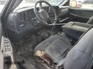 ✅ 2001 Chevrolet Silverado 2500HD LS • VIN: 1GCHK23U01F104669 • Lot: 47504345. Wystawiony na Copart z przebiegiem Nie podano. Bezpłatny archiwum sprzedaży aukcyjnych z USA i szczegółowy raport historii pojazdu na DreamBid. Zdjęcie 8.