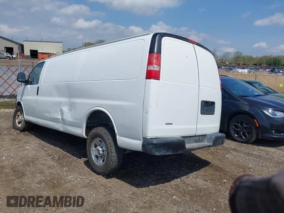 ✅ 2016 Chevrolet Express Cargo • VIN: 1GCZGHFF9G1269518 • Lot: 42130511. Listed on IAAI with 249,098 mi. Free auction sales archive from the USA and detailed vehicle history report at DreamBid. Image 3.