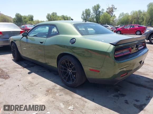 ✅ 2020 Dodge Challenger R/T 50th Anniversary • VIN: 2C3CDZBT6LH236881 • Lot: 42863407. Wystawiony na IAAI z przebiegiem 31 133 mil. Bezpłatny archiwum sprzedaży aukcyjnych z USA i szczegółowy raport historii pojazdu na DreamBid. Zdjęcie 3.