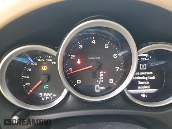 ✅ 2017 Porsche Macan • VIN: WP1AA2A57HLB08437 • Лот: 82585355. Опубликован ранее на Copart с пробегом 91 622 миль. Бесплатный доступ к архиву аукционных продаж из США и подробный отчёт об истории автомобиля на DreamBid. Изображение 9.