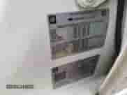 2020 Chevrolet Silverado 1500 Work Truck z VIN 1GCRYAEF0LZ173214, wystawiony jako IAAI lot #42651809 z przebiegiem 125 826 mil mil oraz . Historia ofert i sprzedaży dostępna na DreamBid. Obrazek 1.