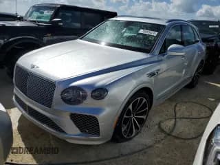 ✅ 2021 Bentley Bentayga V8 • VIN: SJAAM2ZV4MC034001 • Lot: 78093424. Wystawiony na Copart z przebiegiem Nie podano. Bezpłatny archiwum sprzedaży aukcyjnych z USA i szczegółowy raport historii pojazdu na DreamBid. Zdjęcie 1.