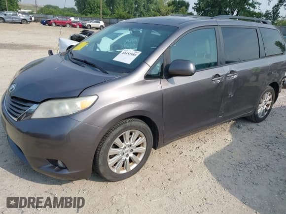 ✅ 2011 Toyota Sienna XLE • VIN: 5TDDK3DCXBS005806 • Lot: 42453958. Listed on IAAI with 174,579 mi. Free auction sales archive from the USA and detailed vehicle history report at DreamBid. Image 23.