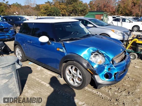 ✅ 2012 MINI Hardtop • VIN: WMWSU3C51CT185276 • Lot: 91617455. Listed on Copart with 121,235 mi. Free auction sales archive from the USA and detailed vehicle history report at DreamBid. Image 4.