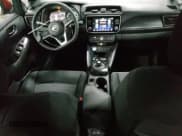 ✅ 2025 Nissan LEAF SV Plus • VIN: 1N4CZ1CV8SC558461 • Lot: 42173305. Wystawiony na Copart z przebiegiem 2 191 mil. Bezpłatny archiwum sprzedaży aukcyjnych z USA i szczegółowy raport historii pojazdu na DreamBid. Zdjęcie 8.