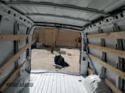 ✅ 2025 Chevrolet Express Cargo • VIN: 1GCWGAFP0S1160635 • Lot: 68687355. Wystawiony na Copart z przebiegiem Nie podano. Bezpłatny archiwum sprzedaży aukcyjnych z USA i szczegółowy raport historii pojazdu na DreamBid. Zdjęcie 10.