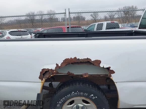 ✅ 2004 Chevrolet Silverado 1500 Work Truck • VIN: 1GCEC14X44Z284941 • Lot: 43755650. Listed on IAAI with 136,575 mi. Free auction sales archive from the USA and detailed vehicle history report at DreamBid. Image 14.