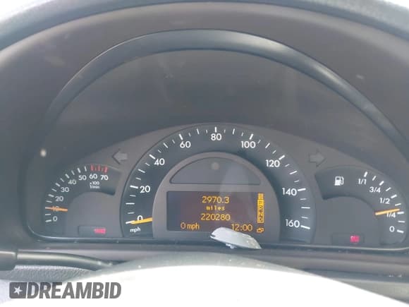 ✅ 2002 Mercedes-Benz C 230/260/280/320 • VIN: WDBRF61J92F272707 • Lot: 41725697. Listed on IAAI with 220,280 mi. Free auction sales archive from the USA and detailed vehicle history report at DreamBid. Image 7.