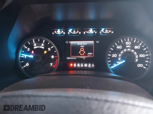 ✅ 2015 Ford F-150 XL • VIN: 1FTEX1CP1FFC30569 • Lot: 41836652. Wystawiony na IAAI z przebiegiem 126 443 mil. Bezpłatny archiwum sprzedaży aukcyjnych z USA i szczegółowy raport historii pojazdu na DreamBid. Zdjęcie 7.