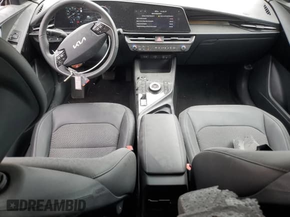 ✅ 2024 Kia Niro Wind • VIN: KNDCR3L16R5114500 • Lot: 89858725. Wystawiony na Copart z przebiegiem 27 774 mil. Bezpłatny archiwum sprzedaży aukcyjnych z USA i szczegółowy raport historii pojazdu na DreamBid. Zdjęcie 8.